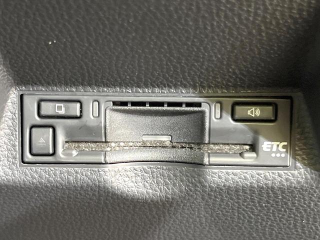 ヤリス Ｘ　禁煙車　純正８型ディスプレイオーディオ　トヨタセーフティセンス　バックカメラ　ＥＴＣ　パーキングサポートブレーキ　横滑り防止装置　Ｂｌｕｅｔｏｏｔｈ　パワーステアリング　パワーウィンドウ（6枚目）