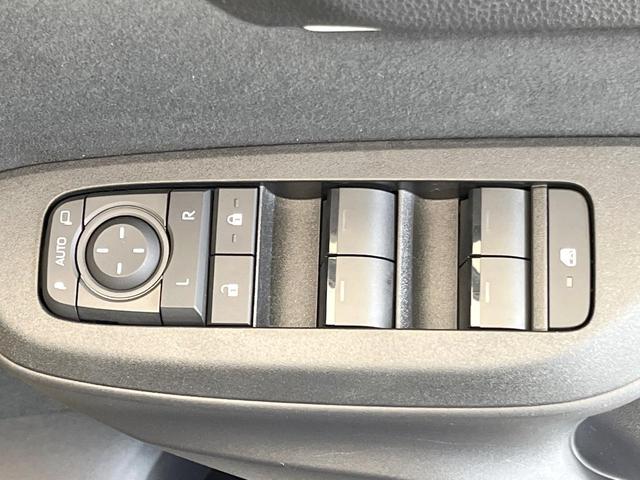 ヤリス Ｘ　禁煙車　純正８型ディスプレイオーディオ　トヨタセーフティセンス　バックカメラ　ＥＴＣ　パーキングサポートブレーキ　横滑り防止装置　Ｂｌｕｅｔｏｏｔｈ　パワーステアリング　パワーウィンドウ（50枚目）