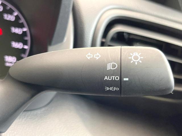 ヤリス Ｘ　禁煙車　純正８型ディスプレイオーディオ　トヨタセーフティセンス　バックカメラ　ＥＴＣ　パーキングサポートブレーキ　横滑り防止装置　Ｂｌｕｅｔｏｏｔｈ　パワーステアリング　パワーウィンドウ（53枚目）