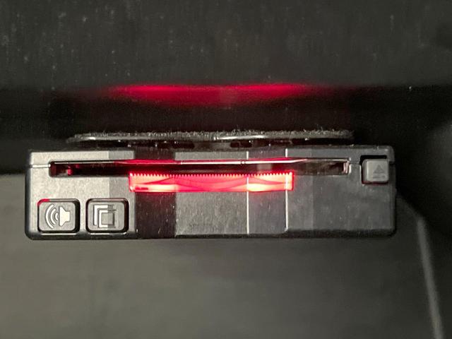 N-BOXカスタム G SSパッケージ 純正SDナビ 両側電動ドア シティブレーキアクティブシステム 禁煙車 バックカメラ ETC HIDヘッド スマートキー オートエアコン オートライト Bluetooth フルセグTV CD/DVD再生(7枚目)