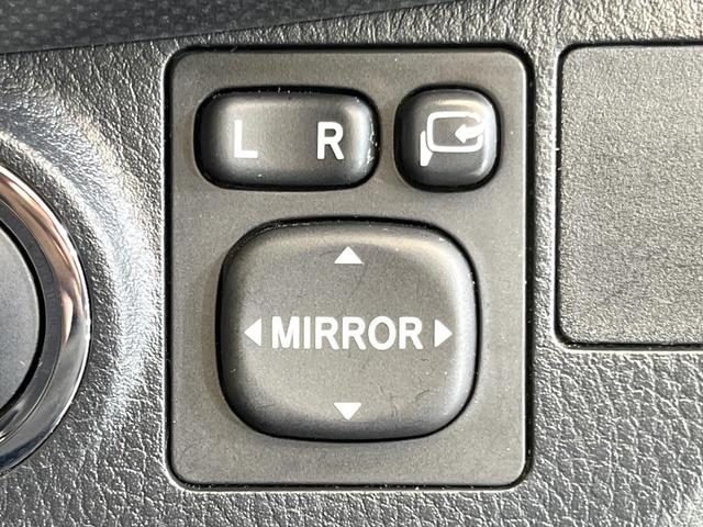 ヴィッツ 1.3F LEDエディション 純正SDナビ バックカメラ トヨタセーフティセンス 禁煙車 スマートキー LEDヘッド ビルトインETC 車線逸脱警報 オートライト Bluetooth CD DVD再生 フルセグ(35枚目)