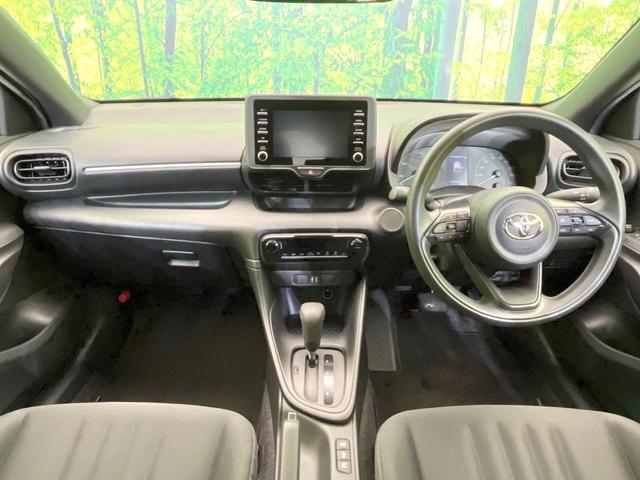 ヤリス ハイブリッドＸ　８型ディスプレイオーディオ　トヨタセーフティセンス　禁煙車　バックカメラ　レーダークルーズ　ＥＴＣ　スマートキー　オートマチックハイビーム　オートライト　車線逸脱警報　Ｂｌｕｅｔｏｏｔｈ（2枚目）