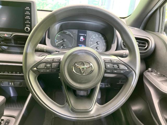 ヤリス ハイブリッドＸ　８型ディスプレイオーディオ　トヨタセーフティセンス　禁煙車　バックカメラ　レーダークルーズ　ＥＴＣ　スマートキー　オートマチックハイビーム　オートライト　車線逸脱警報　Ｂｌｕｅｔｏｏｔｈ（11枚目）