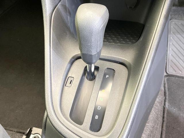 ヤリス ハイブリッドＸ　８型ディスプレイオーディオ　トヨタセーフティセンス　禁煙車　バックカメラ　レーダークルーズ　ＥＴＣ　スマートキー　オートマチックハイビーム　オートライト　車線逸脱警報　Ｂｌｕｅｔｏｏｔｈ（24枚目）