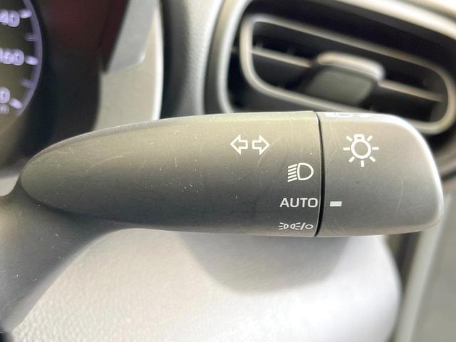 ヤリス ハイブリッドＸ　８型ディスプレイオーディオ　トヨタセーフティセンス　禁煙車　バックカメラ　レーダークルーズ　ＥＴＣ　スマートキー　オートマチックハイビーム　オートライト　車線逸脱警報　Ｂｌｕｅｔｏｏｔｈ（27枚目）