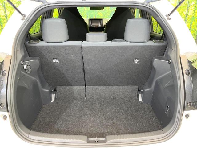 ヤリス ハイブリッドＸ　８型ディスプレイオーディオ　トヨタセーフティセンス　禁煙車　バックカメラ　レーダークルーズ　ＥＴＣ　スマートキー　オートマチックハイビーム　オートライト　車線逸脱警報　Ｂｌｕｅｔｏｏｔｈ（43枚目）