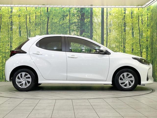 ヤリス ハイブリッドＸ　８型ディスプレイオーディオ　トヨタセーフティセンス　禁煙車　バックカメラ　レーダークルーズ　ＥＴＣ　スマートキー　オートマチックハイビーム　オートライト　車線逸脱警報　Ｂｌｕｅｔｏｏｔｈ（53枚目）