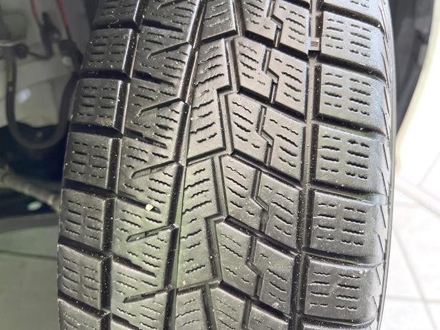 ヤリス ハイブリッドＸ　８型ディスプレイオーディオ　トヨタセーフティセンス　禁煙車　バックカメラ　レーダークルーズ　ＥＴＣ　スマートキー　オートマチックハイビーム　オートライト　車線逸脱警報　Ｂｌｕｅｔｏｏｔｈ（55枚目）