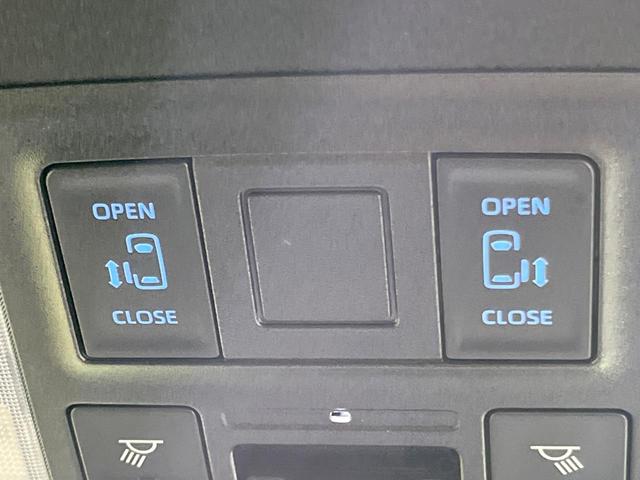 【両側パワースライドドア】スマートキーや運転席のスイッチで後席両側スライドドアの開閉が可能♪電動だから力を入れてドアを開ける必要が無く、小さなお子様でも簡単に開け閉めでき快適です♪