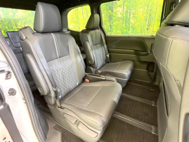 後部座席も気になるようなキズ・汚れやへたり等、大きなダメージはなく、良好な状態です。