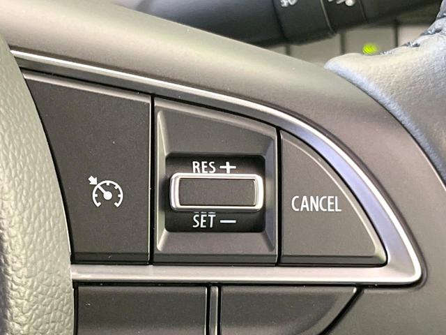 【クルーズコントロール】高速道路もラクラク走行。アクセルを離しても一定速度で走行ができ、長距離運転時の負担を軽減！加速・減速も簡単なスイッチ操作で調整できます。