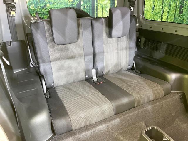 後部座席も気になるようなキズ・汚れやへたり等、大きなダメージはなく、良好な状態です。