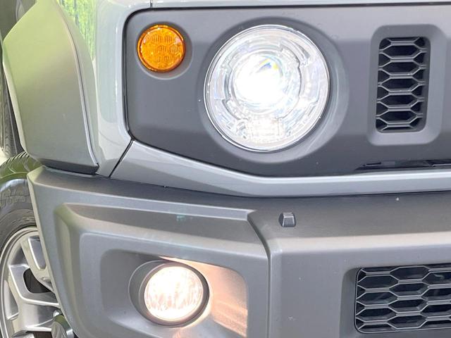 【ＬＥＤヘッドライト】悪天候や夜間走行時も良好な視界を確保し安心して運転できる高輝度ＬＥＤヘッドライトを装備！点灯速度が早く、消費電力も抑えられています。