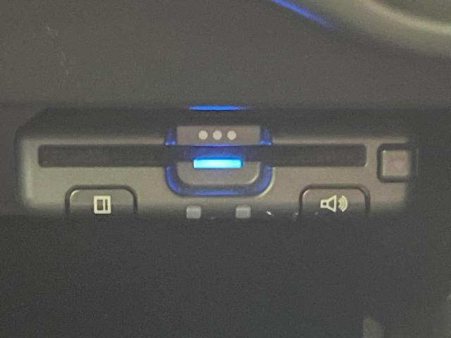 ノート ｅ－パワー　Ｘ　ＳＤナビ　衝突被害軽減システム　禁煙車　コーナーセンサー　スマートキー　ＥＴＣ　純正１５インチアルミ　オートハイビーム　車線逸脱警報　オートライト　オートエアコン　Ｂｌｕｅｔｏｏｔｈ（5枚目）