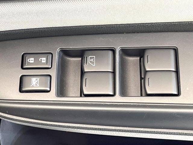ノート X 衝突被害軽減システム 禁煙車 コーナーセンサー スマートキー ETC オートハイビーム パワーステアリング 車線逸脱警報 横滑り防止装置 電動格納ミラー アイドリングストップ(45枚目)