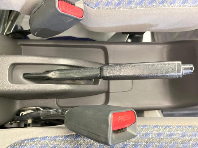 アクティトラック ＳＤＸ　４ＷＤ　ＭＴ車　禁煙車　オーディオ　ＣＤ再生　キーレス　パワーウィンドウ　エアコン　ＬＥＤヘッド　ドアバイザー　ＵＳＢ　盗難防止システム（33枚目）