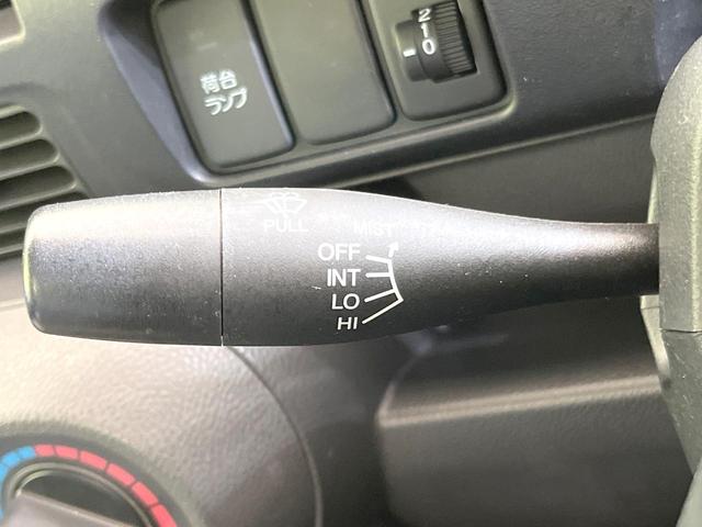アクティトラック ＳＤＸ　４ＷＤ　ＭＴ車　禁煙車　オーディオ　ＣＤ再生　キーレス　パワーウィンドウ　エアコン　ＬＥＤヘッド　ドアバイザー　ＵＳＢ　盗難防止システム（34枚目）