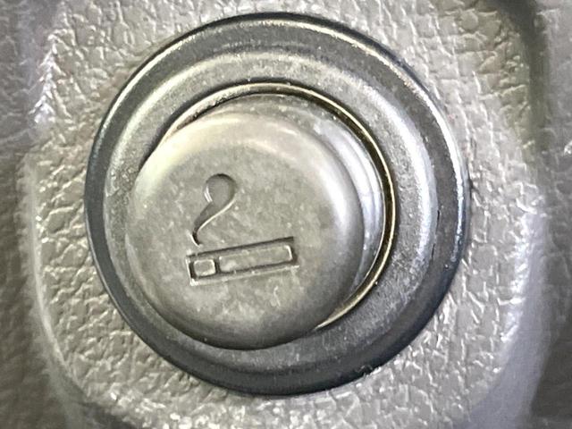 アクティトラック ＳＤＸ　４ＷＤ　ＭＴ車　禁煙車　オーディオ　ＣＤ再生　キーレス　パワーウィンドウ　エアコン　ＬＥＤヘッド　ドアバイザー　ＵＳＢ　盗難防止システム（38枚目）