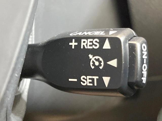 アルファード ２４０Ｓ　タイプゴールドＩＩ　アルパイン８型ナビ　両側電動ドア　禁煙車　電動リアゲート　クルコン　バックカメラ　コーナーセンサー　２列目オットマン付シート　ＡＣ１００Ｖ電源　オートライト　オートエアコン　ハーフレザーシート（7枚目）