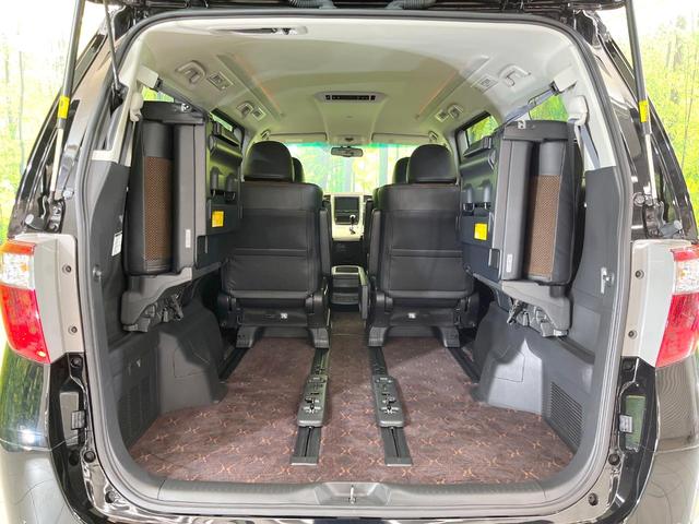 アルファード ２４０Ｓ　タイプゴールドＩＩ　アルパイン８型ナビ　両側電動ドア　禁煙車　電動リアゲート　クルコン　バックカメラ　コーナーセンサー　２列目オットマン付シート　ＡＣ１００Ｖ電源　オートライト　オートエアコン　ハーフレザーシート（11枚目）