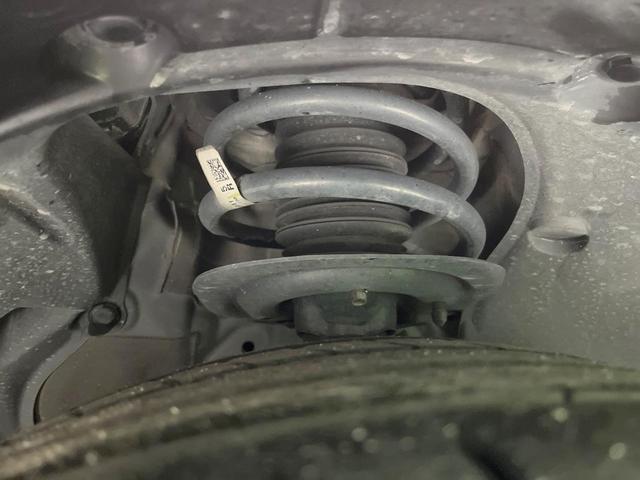 お車を安心してお乗りいただく為には、足回りの定期点検が欠かせません。サービスサポート（有償保証）では無料点検もご提供しており、安心のカーライフをお過ごしいただけるサポート体制が整っています。