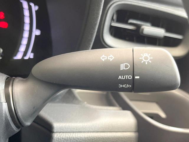 シエンタ ハイブリッドＺ　登録済未使用車　純正１０型ナビ　全周囲カメラ　両側電動ドア　衝突被害軽減システム　レーダークルーズ　スマートキー　ＬＥＤヘッド　ＥＴＣ２．０　オートハイビーム　車線逸脱警報（30枚目）