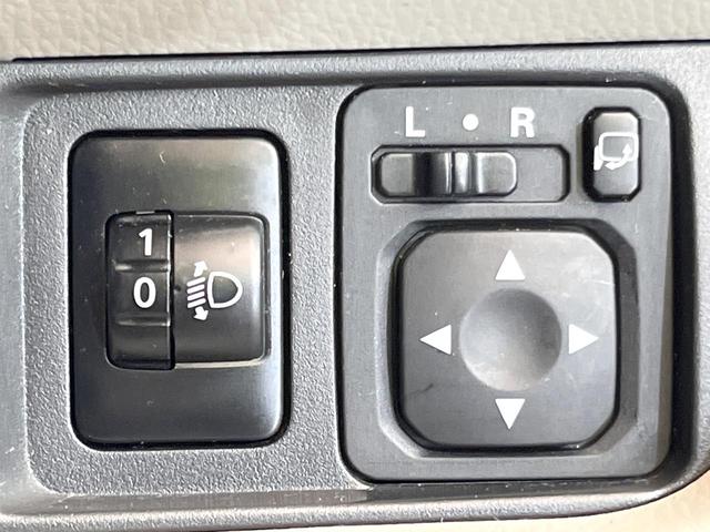 デイズ Ｊ　純正ＳＤナビ　禁煙車　フルセグＴＶ　キーレス　電動格納ミラー　エアコン　ヘッドライドレベライザー　アームレスト　プライバシーガラス　パワーステアリング（5枚目）