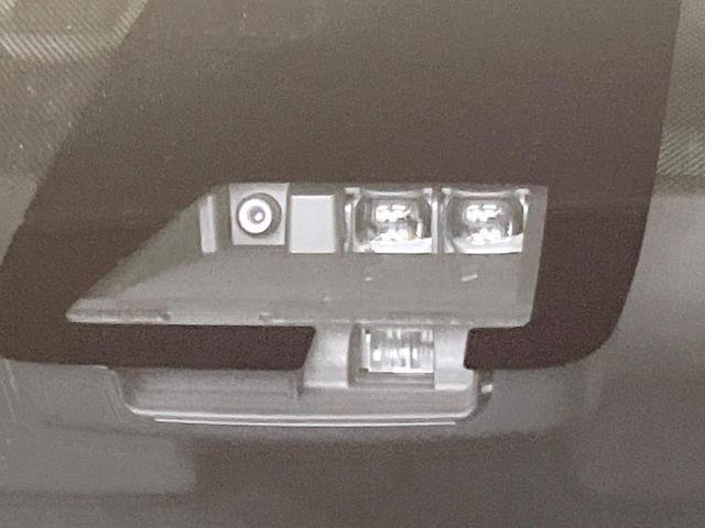 アクア Ｓ　純正ＳＤナビ　トヨタセーフティセンス　禁煙車　バックカメラ　ビルトインＥＴＣ　スマートキー　オートライト　オートエアオン　車線逸脱警報　電動格納ミラー　Ｂｌｕｅｔｏｏｔｈ　フルセグ　ＣＤ／ＤＶＤ再生（5枚目）