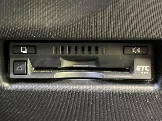 アクア Ｓ　純正ＳＤナビ　トヨタセーフティセンス　禁煙車　バックカメラ　ビルトインＥＴＣ　スマートキー　オートライト　オートエアオン　車線逸脱警報　電動格納ミラー　Ｂｌｕｅｔｏｏｔｈ　フルセグ　ＣＤ／ＤＶＤ再生（6枚目）