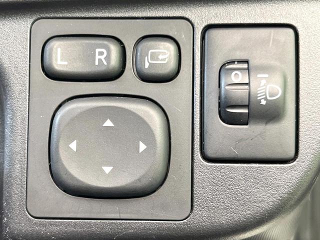 アクア Ｓ　純正ＳＤナビ　トヨタセーフティセンス　禁煙車　バックカメラ　ビルトインＥＴＣ　スマートキー　オートライト　オートエアオン　車線逸脱警報　電動格納ミラー　Ｂｌｕｅｔｏｏｔｈ　フルセグ　ＣＤ／ＤＶＤ再生（40枚目）