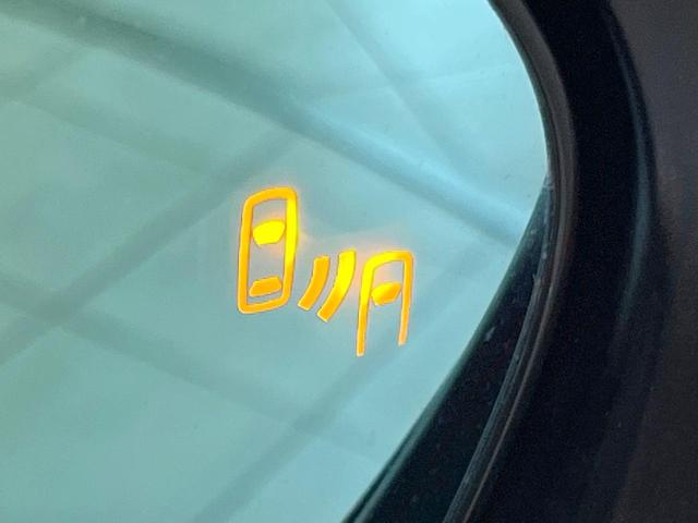 ヤリスクロス ハイブリッドZ アドベンチャー 純正8型ディスプレイオーディオ ルーフレール 全周囲カメラ デジタルインナーミラー 禁煙車 ブラインドスポットモニター ステアリングヒーター 前席シートヒーター ETC2.0 ドラレコ パワーシート(6枚目)