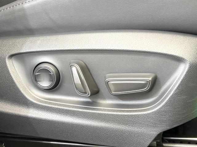 クラウンクロスオーバー Gアドバンスド・レザーパッケージ 純正12型ナビ 4WD 全周囲カメラ 禁煙車 メモリー付きパワーシート デジタルインナーミラー ブラインドスポットモニター ステアリングヒーター シートエアコン デュアルエアコン 置くだけ充電 ETC(6枚目)