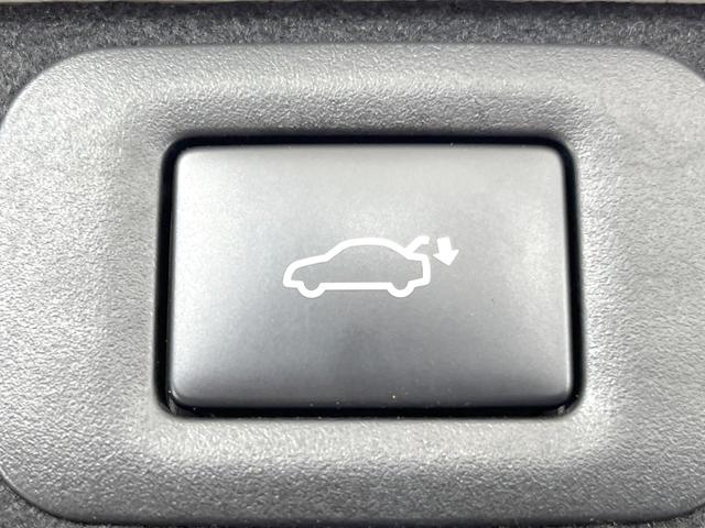 クラウンクロスオーバー Gアドバンスド・レザーパッケージ 純正12型ナビ 4WD 全周囲カメラ 禁煙車 メモリー付きパワーシート デジタルインナーミラー ブラインドスポットモニター ステアリングヒーター シートエアコン デュアルエアコン 置くだけ充電 ETC(43枚目)