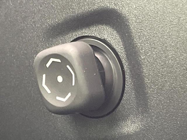 クラウンクロスオーバー Gアドバンスド・レザーパッケージ 純正12型ナビ 4WD 全周囲カメラ 禁煙車 メモリー付きパワーシート デジタルインナーミラー ブラインドスポットモニター ステアリングヒーター シートエアコン デュアルエアコン 置くだけ充電 ETC(69枚目)