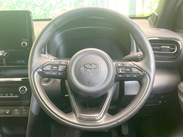ヤリスクロス Ｚ　純正８型ディスプレイオーディオ　禁煙車　全周囲カメラ　衝突軽減　ＢＳＭ　パワーシート　シートヒーター　ドラレコ　ＥＴＣ　２トーンカラー　ステアリングヒーター　電動パーキング　オートハイビーム（11枚目）