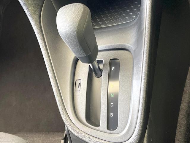 ヤリス ハイブリッドX 純正8型ナビ バックカメラ 禁煙車 衝突被害軽減システム レーダークルーズコントロール ETC ステアリングスイッチ オートハイビーム アイドリングストップ キーレス オートエアコン(41枚目)