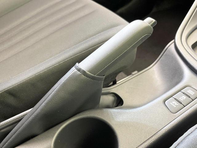 ヤリス ハイブリッドX 純正8型ナビ バックカメラ 禁煙車 衝突被害軽減システム レーダークルーズコントロール ETC ステアリングスイッチ オートハイビーム アイドリングストップ キーレス オートエアコン(46枚目)