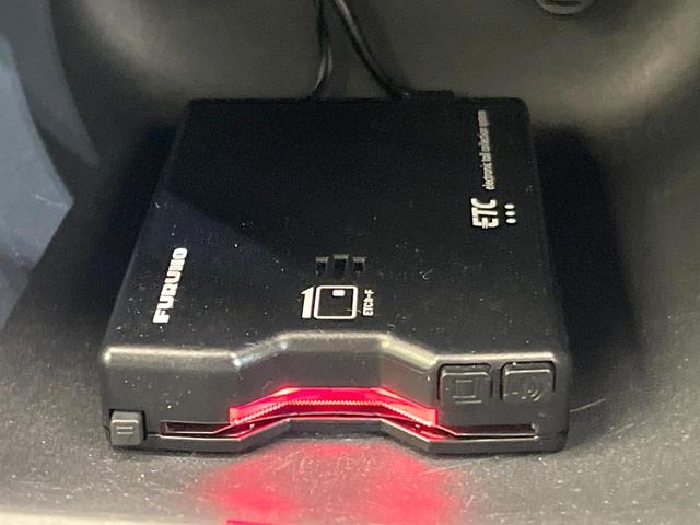 ヤリスクロス G 純正8型ナビ 全周囲カメラ 禁煙車 レーダークルーズ スマートキー オートハイビーム LEDヘッドライト ETC Bluetooth TV オートエアコン 純正16インチアルミ 革巻きステアリング(7枚目)