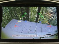 【バックカメラ】駐車時に後方がリアルタイム映像で確認できます。大型商業施設や立体駐車場での駐車時や、夜間のバック時に大活躍！運転スキルに関わらず、今や必須となった装備のひとつです！ 4