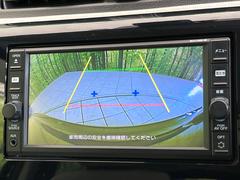 【バックカメラ】駐車時に後方がリアルタイム映像で確認できます。大型商業施設や立体駐車場での駐車時や、夜間のバック時に大活躍！運転スキルに関わらず、今や必須となった装備のひとつです！ 5