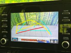 【バックカメラ】駐車時に後方がリアルタイム映像で確認できます。大型商業施設や立体駐車場での駐車時や、夜間のバック時に大活躍！運転スキルに関わらず、今や必須となった装備のひとつです！ 5