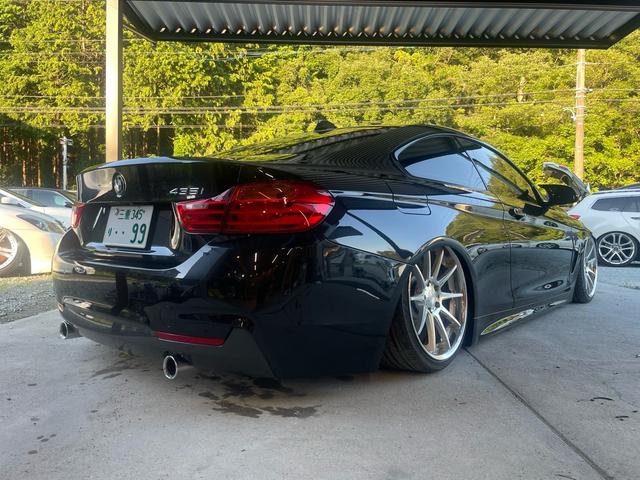 4シリーズ 435iクーペ Mスポーツ エアサス TWS19インチ サンルーフ 赤レザー(4枚目)