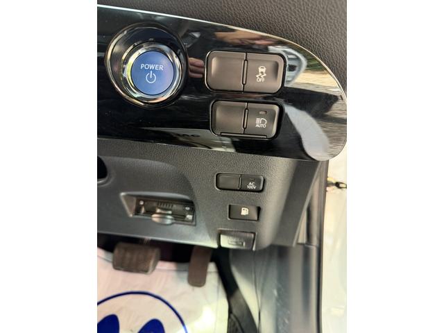 プリウス SセーフティプラスII 360度モニター パールホワイト ドラレコ ツーリングホイール(17枚目)