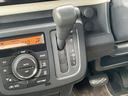 ダッシュにシフトレバーが配置され足元が広く使いやすいです。