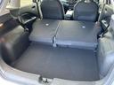 ラゲージスペースは後席を倒すとより広く使えます。長い物や荷物をたくさん載せる時に役立ちます。