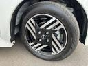 足元を引き締める１４インチタイヤとアルミホイール装備　スチールホイールより軽く低燃費に貢献します