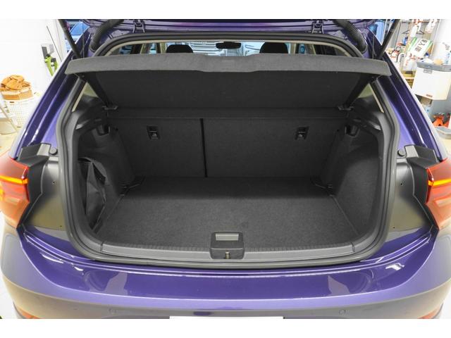 ポロ ＴＳＩアクティブ　テクノロジーＰＫＧ　ＤＩＳＣＯＶＥＲＰＲＯ　ＰＫＧ　バーチャルコックピット　純正ナビ　ＰＤＣ　ＲＣＣ　ＢＳＭ　パークアシスト　ＡＰＰコネクト　純正１５インチナビ　ＬＥＤヘッドライト　保証書・取説（25枚目）