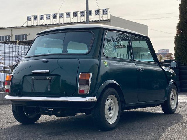 ＭＩＮＩ 　社外ステアリング　４速ＭＴ　正規輸入車　右ハンドル　キャブクーパー（4枚目）