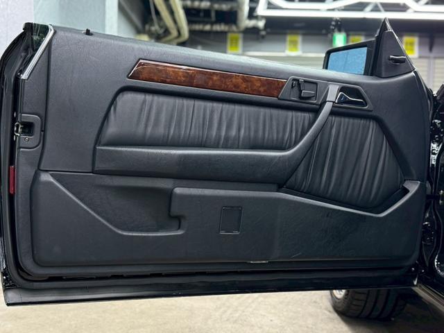 Eクラス ロリンザーワイドバージョン/レストア車/Eクラスクーペ/HRE544Cホイール/エアサスPloom+Airliftperformanceトランク部分設置ワンオフ/全塗装済/直近エンジン修繕明細あり(43枚目)