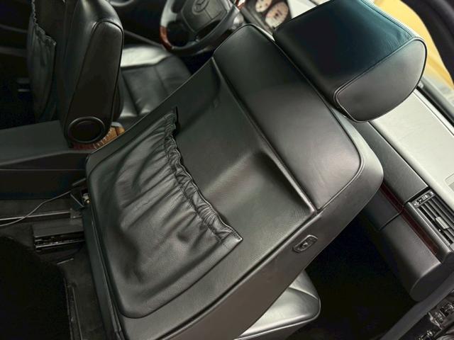 Eクラス ロリンザーワイドバージョン/レストア車/Eクラスクーペ/HRE544Cホイール/エアサスPloom+Airliftperformanceトランク部分設置ワンオフ/全塗装済/直近エンジン修繕明細あり(47枚目)